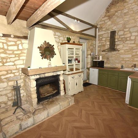 Maisonnette Du Bonheur - Vue Campagne - Baignoire Balneo 32 Jets - Lits Queen Size Vadencourt  Екстериор снимка
